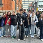 ein Foto der Gruppe der Klassen WGY 23a/b, die im Sommer ein dreiwöchiges Praktikum in Dublin gemacht hat